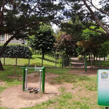 Apartment Le Vip Cabourg,200m De La Et De La Promenade Marcel Proust,600m Du Centre, Agreable F2 En Rez De Jardin