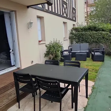 Le Vip Cabourg,200m De La Et De La Promenade Marcel Proust,600m Du Centre, Agreable F2 En Rez De Jardin Appartamento Cabourg