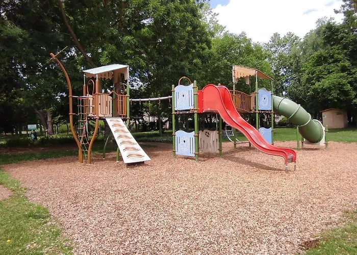 Le Vip Cabourg: Seaside Garden Retreat Near Proust Promenade Apartment