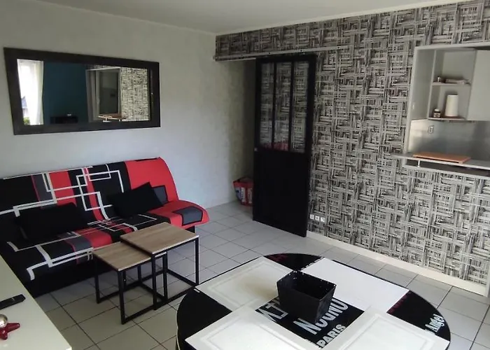 Le Vip Cabourg: Seaside Garden Retreat Near Proust Promenade Apartment *